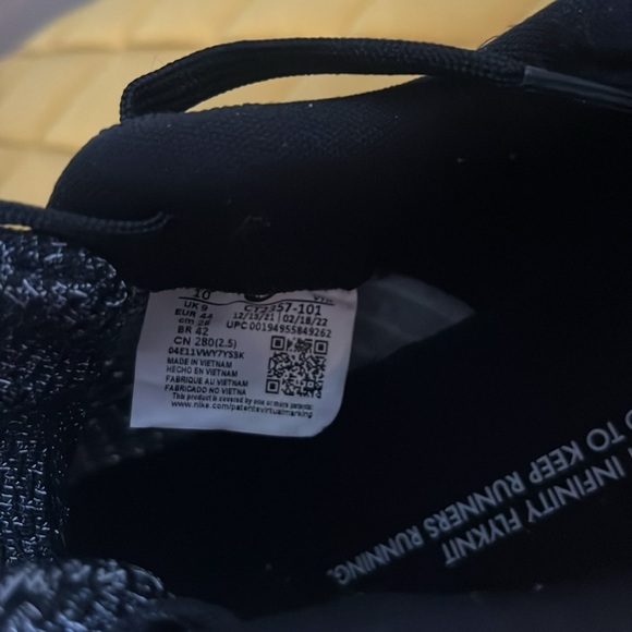 Nike epic react running shoes - Picture 6 of 6
